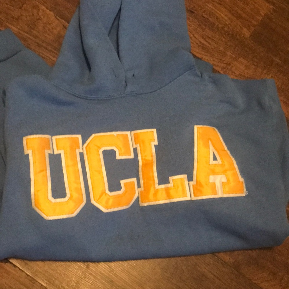 Ucla sweatshirt